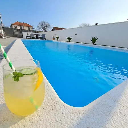 Divinus Villa *
