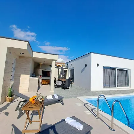 Divinus Villa *