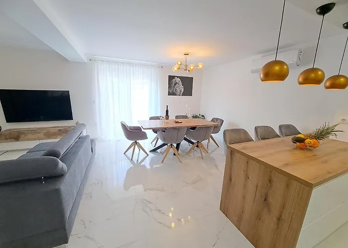 Вилла Divinus *